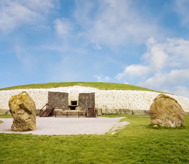 Visit Newgrange Guide